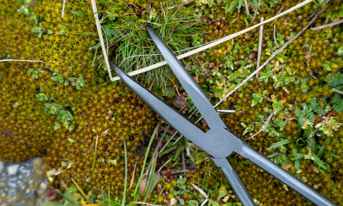 Spro Extra Long Bent Nose Pliers 28cm - Haken & Zubehör