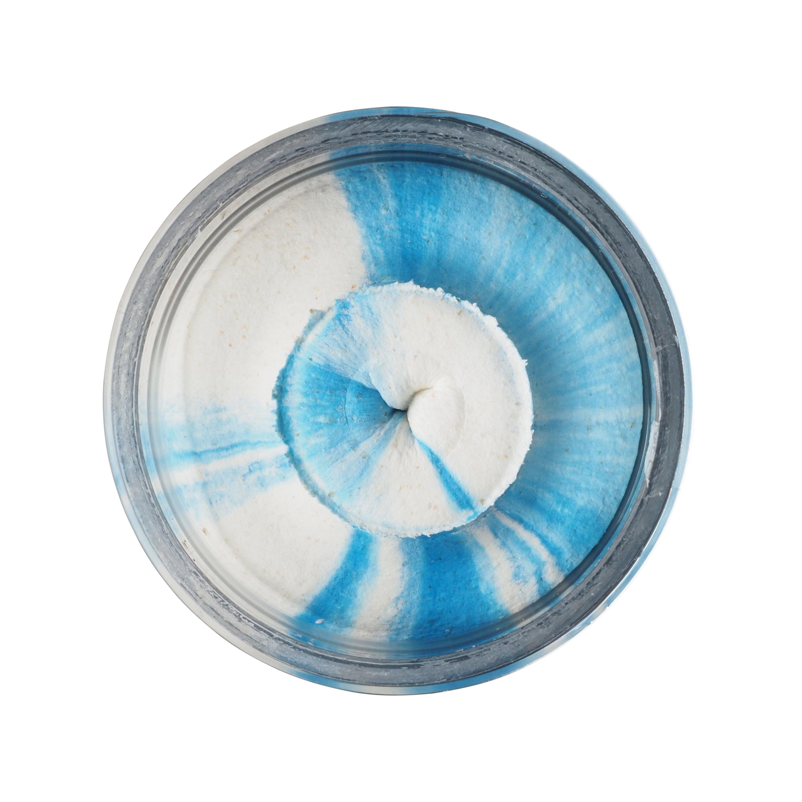 Berkley PowerBait Natural Glitter Trout Dough Garlic 50 g – Forellenteig mit Knoblauch - Aroma White/Blue Glitter - Forellenköder